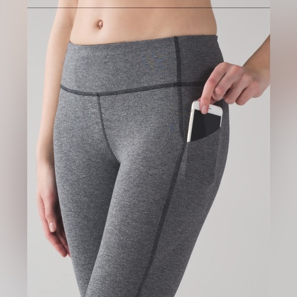 Lululemon Women’s Pace Rival Crop 22’ Leggings, Size 4 - Picture 5 of 14